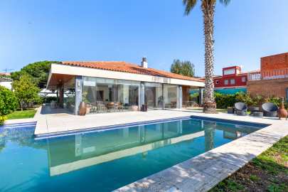 Exclusiva i funcional casa en Ciutat Diagonal -4