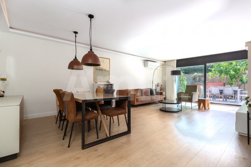 Planta baja con terraza, en Parc Central -11