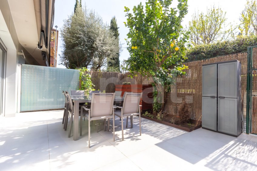 Planta baja con terraza, en Parc Central -18