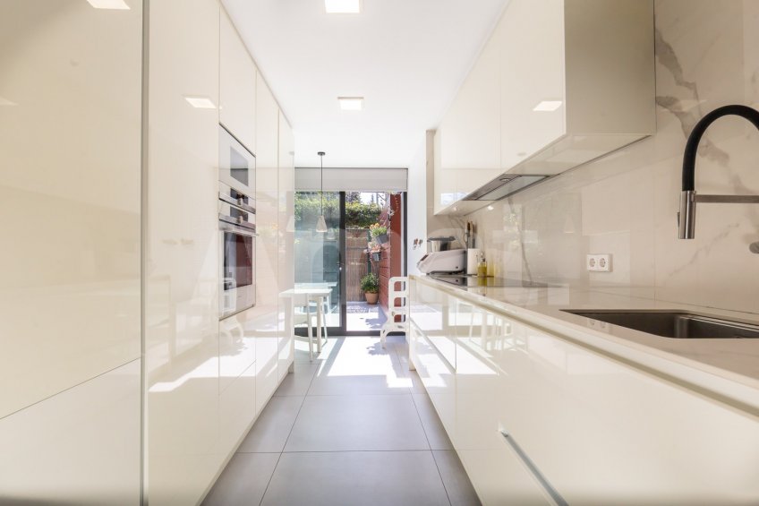 Planta baja con terraza, en Parc Central -3