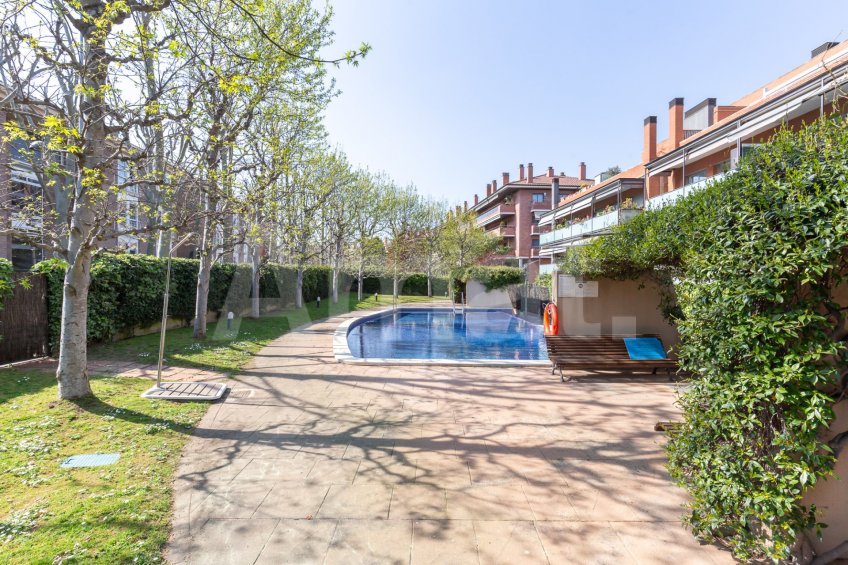 Planta baja con terraza, en Parc Central -38