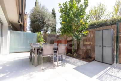 Planta baja con terraza, en Parc Central -18