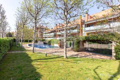 Planta baja con terraza, en Parc Central -4