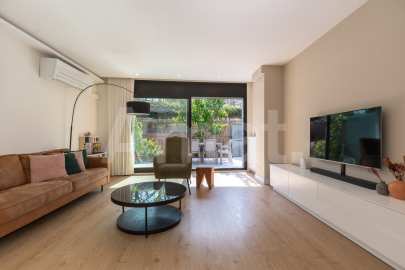 Planta baja con terraza, en Parc Central -7