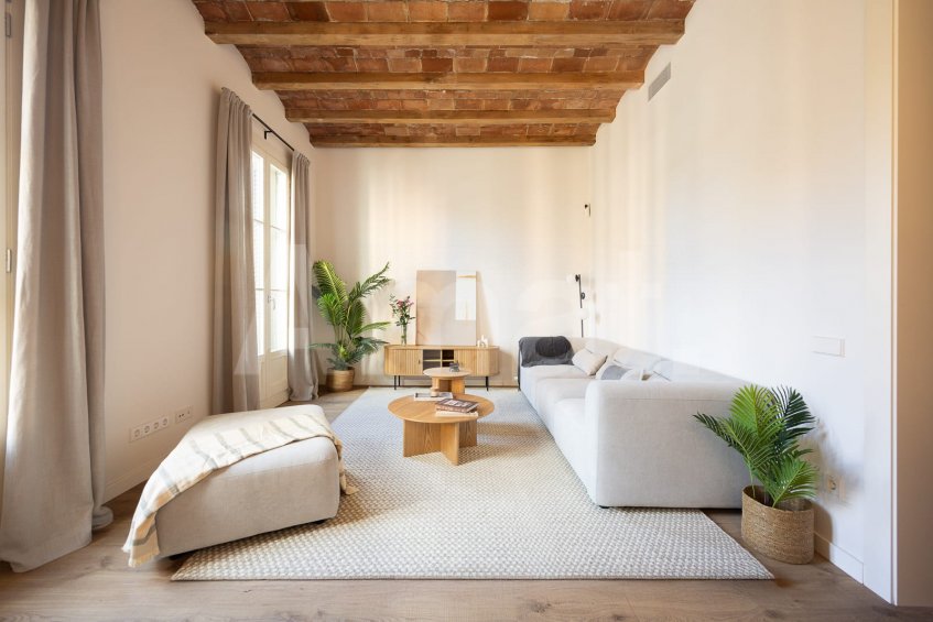 Stylish restored flat in an elegant building in Eixample -11