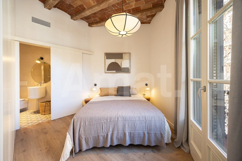 Stylish restored flat in an elegant building in Eixample -2