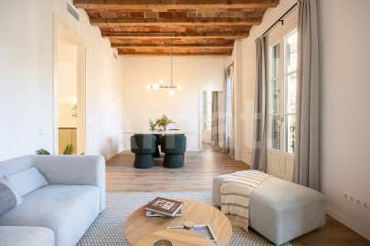 Stylish restored flat in an elegant building in Eixample -10
