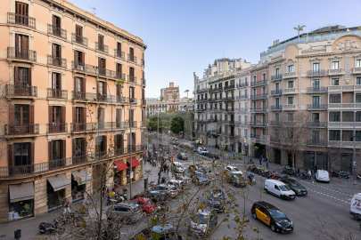 Stylish restored flat in an elegant building in Eixample -22