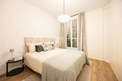 Stylish restored flat in an elegant building in Eixample -5