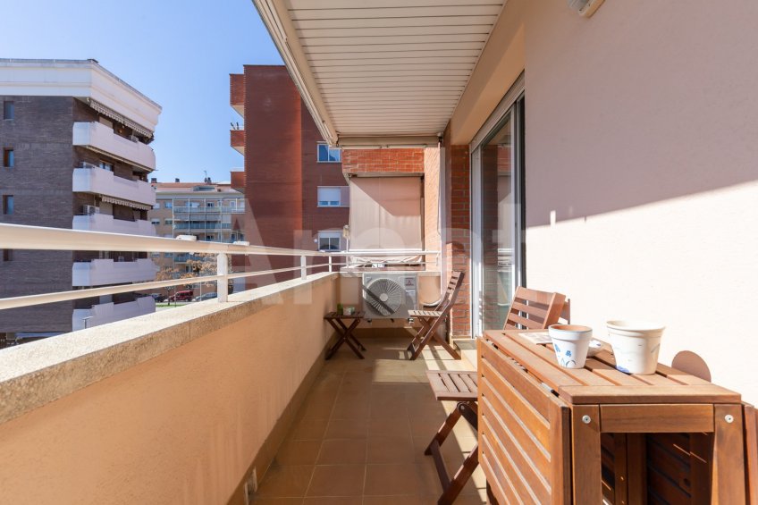 Especacular ático dúplex con terraza, en l'Eixample -10