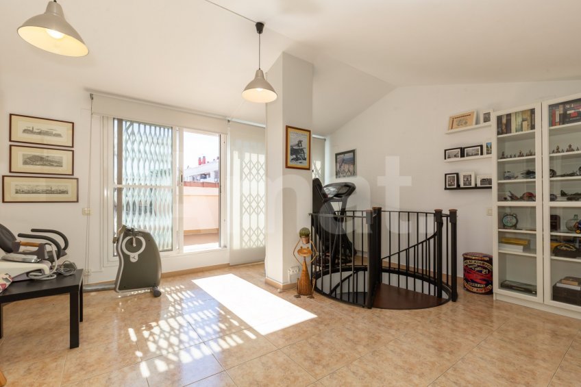 Especacular ático dúplex con terraza, en l'Eixample -26