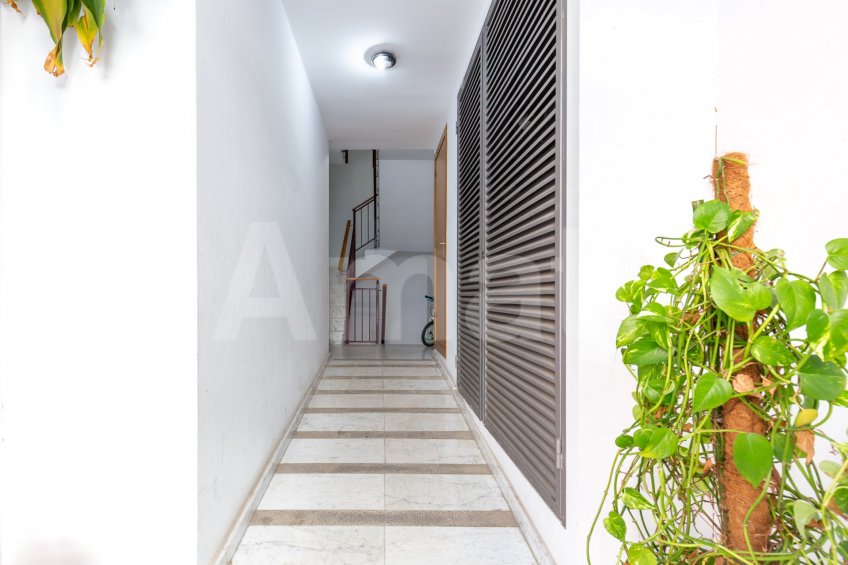 Práctica y accesible planta baja, junto al Monasterio -21