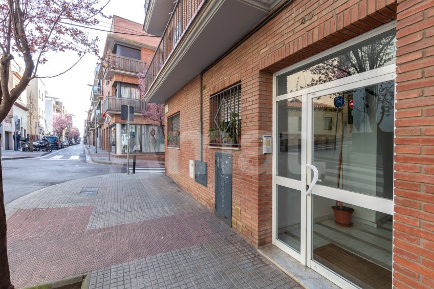 Práctica y accesible planta baja, junto al Monasterio -24