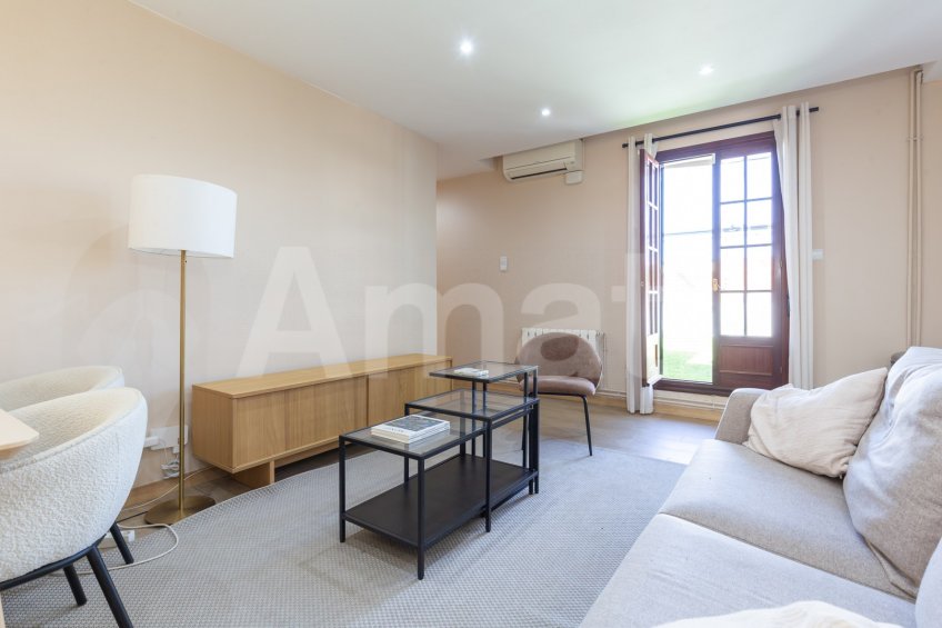 Renovated penthouse with large terrace, in Esquerra Eixample -15