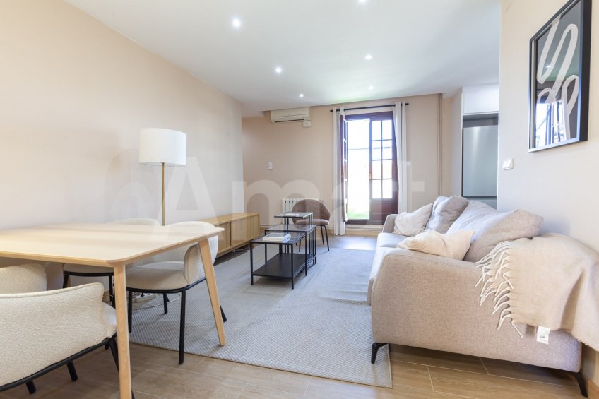 Renovated penthouse with large terrace, in Esquerra Eixample -16