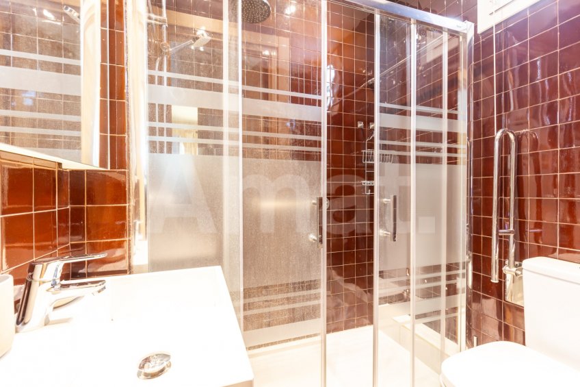 Renovated penthouse with large terrace, in Esquerra Eixample -21