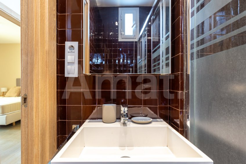 Renovated penthouse with large terrace, in Esquerra Eixample -23