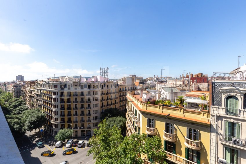 Renovated penthouse with large terrace, in Esquerra Eixample -37