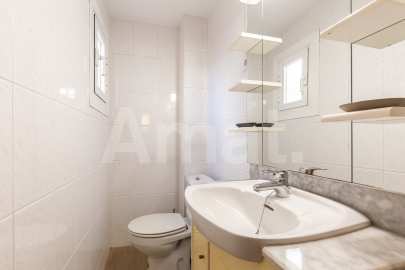Renovated penthouse with large terrace, in Esquerra Eixample -32