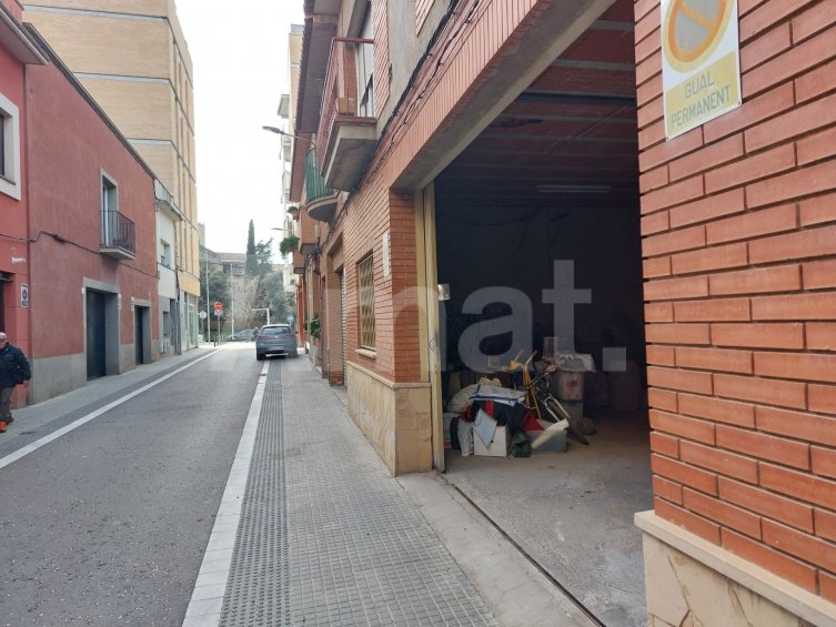 Magnífico local diáfano -8