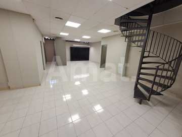 Local en venta en Sant Joan Despí, ideal para tu negocio.