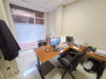 Local en venta en Sant Joan Despí, ideal para tu negocio. -2