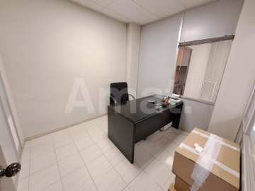 Local en venta en Sant Joan Despí, ideal para tu negocio. -3