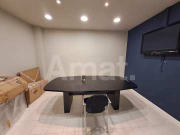 Local en venta en Sant Joan Despí, ideal para tu negocio. -4