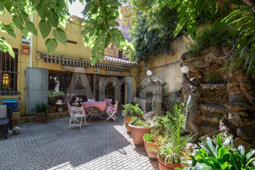 Unique single-storey home with a large private garden of over 100 m²