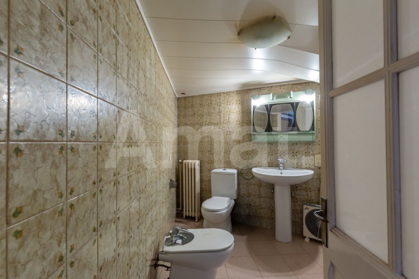 Unique single-storey home with a large private garden of over 100 m² -55