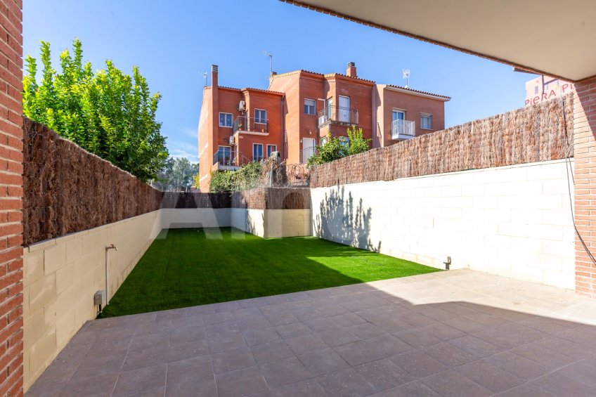 CASTELLBISBAL HOMES - Brand new terraced house, in the center -12