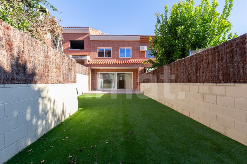 CASTELLBISBAL HOMES - Brand new terraced house, in the center -14