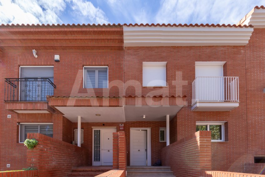 CASTELLBISBAL HOMES - Brand new terraced house, in the center -2