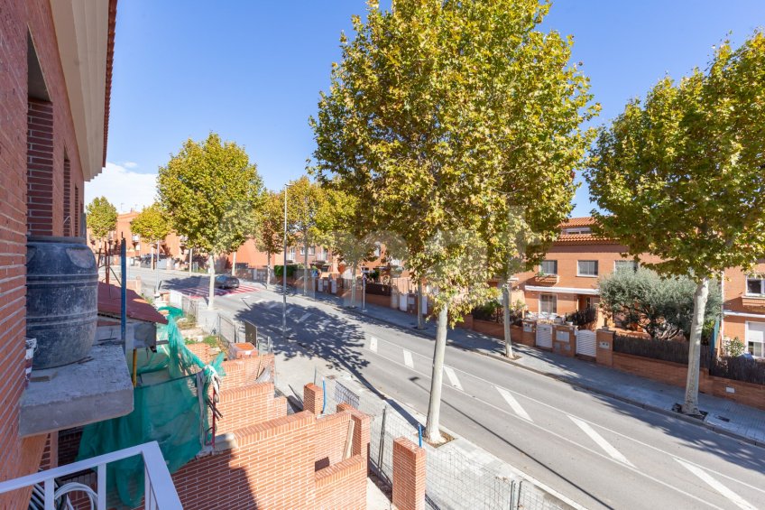 CASTELLBISBAL HOMES - Brand new terraced house, in the center -44