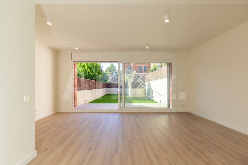 CASTELLBISBAL HOMES - Brand new terraced house, in the center -9