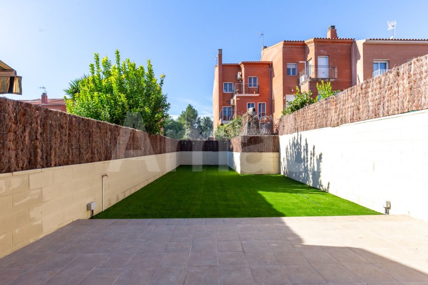 CASTELLBISBAL HOMES - Brand new terraced house, in the center -13