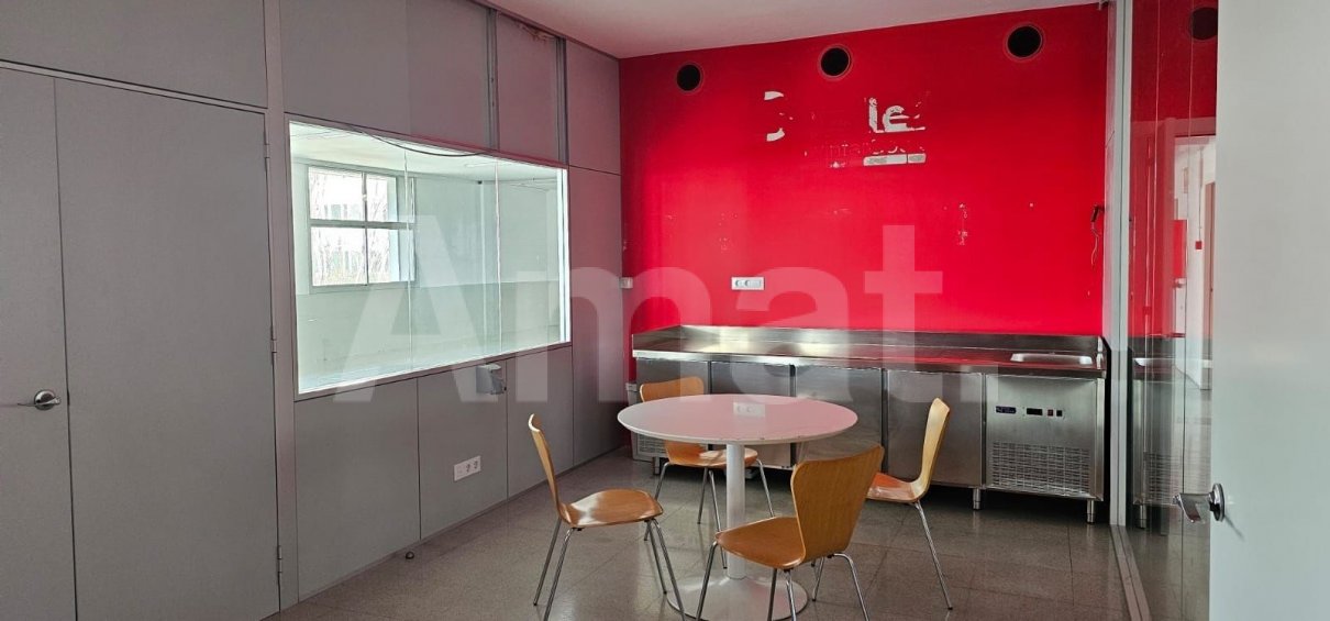 Espai industrial flexible de 400 m² en ubicació estratègica -11