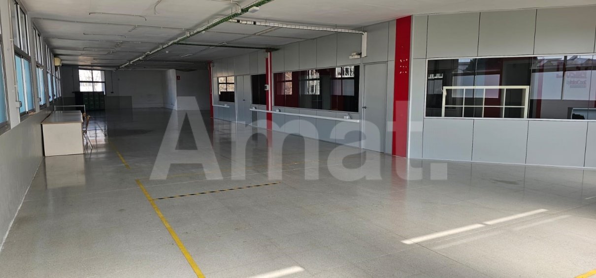 Espai industrial flexible de 400 m² en ubicació estratègica -4