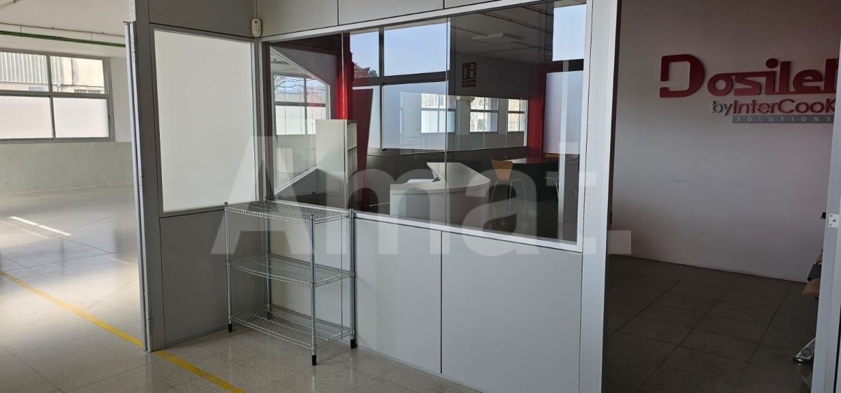 Espai industrial flexible de 400 m² en ubicació estratègica -8