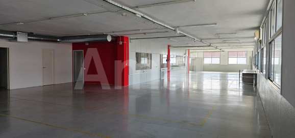 Espai industrial flexible de 400 m² en ubicació estratègica
