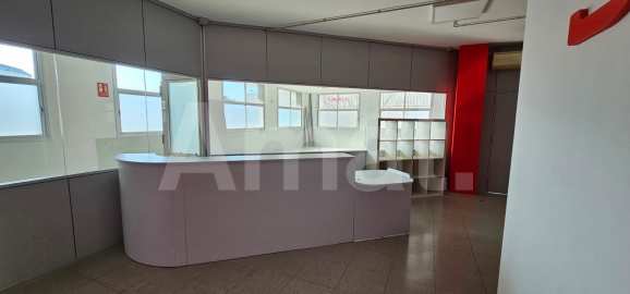 Espai industrial flexible de 400 m² en ubicació estratègica -12