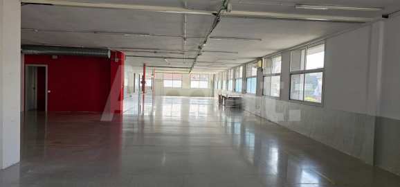 Espai industrial flexible de 400 m² en ubicació estratègica -2