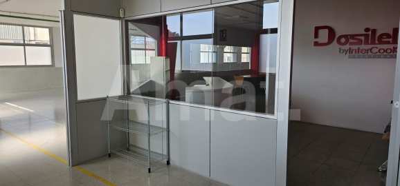 Espai industrial flexible de 400 m² en ubicació estratègica -8