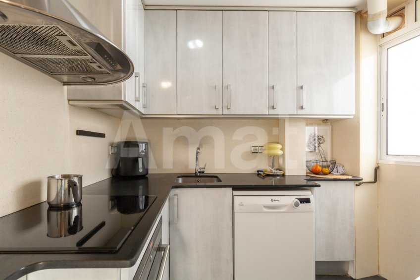 Bright and renovated flat, in El Guinardó -12
