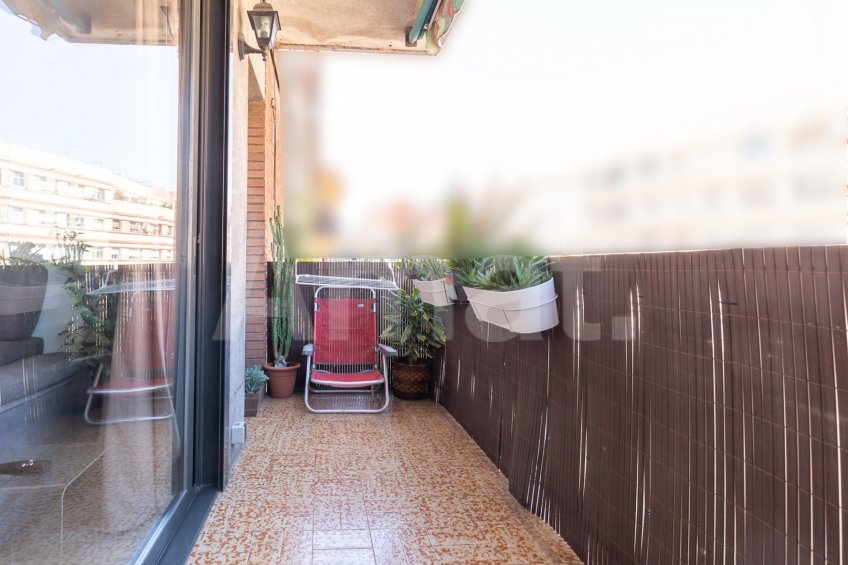 Bright and renovated flat, in El Guinardó -2