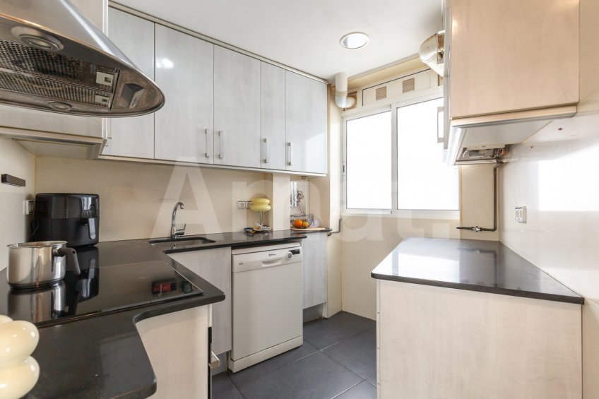 Bright and renovated flat, in El Guinardó -3