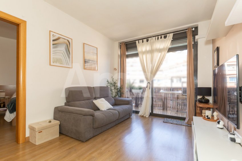 Bright and renovated flat, in El Guinardó -8