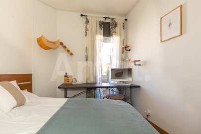 Bright and renovated flat, in El Guinardó -16