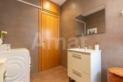 Bright and renovated flat, in El Guinardó -23