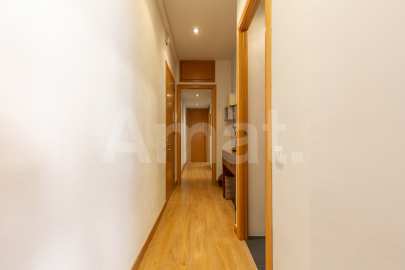 Bright and renovated flat, in El Guinardó -24
